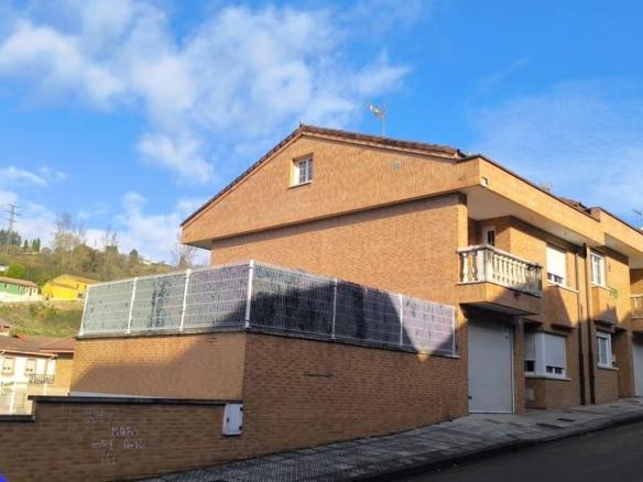 House or villa for sale in Langreo – Avenida la Reguera, La Felguera