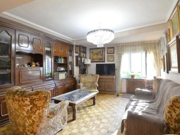 Apartment for sale in Oviedo – Calle Fernando Alonso, Santo Domingo – El Campillín