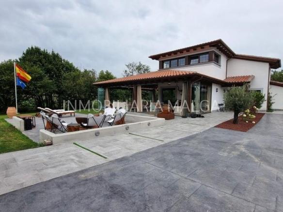 House or villa for sale in Barrio Palmián, 74, Colunga
