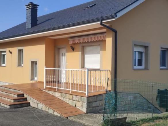 House or villa for sale in Valdés – Luarca
