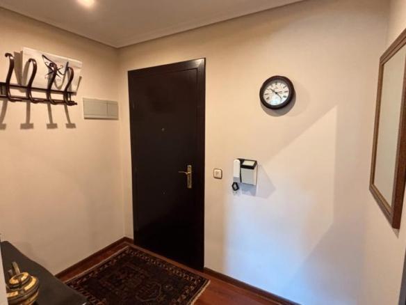 Apartment for sale on Avenida la Paz, 35, Llanes town