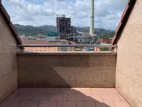 Apartment for sale on Calle Pintor Paulino Vicente, Sama