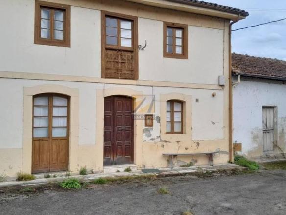 House or villa for sale in Manolo Ponteo, Corredoría – La Carisa – Prado de La Vega