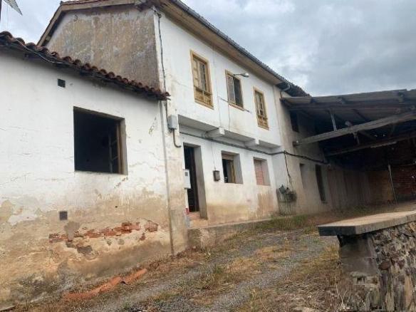 House or villa for sale in Las Regueras