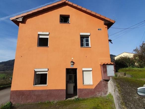 House or villa for sale in Candamo
