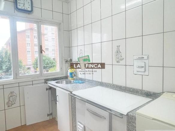 Apartment for sale in Gaspar Garcia Laviana, Pumarín
