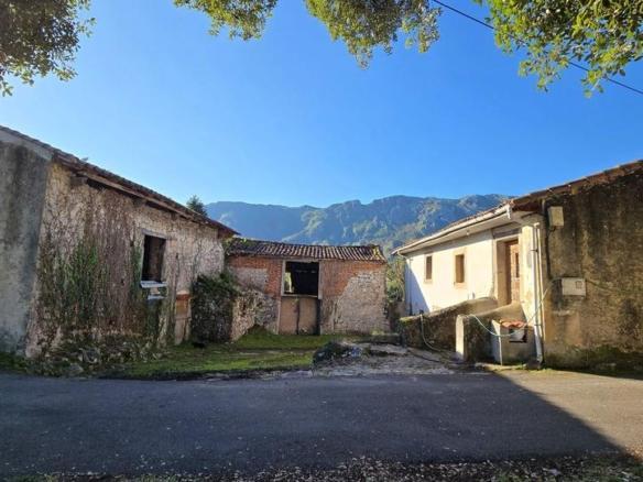 Rustic property for sale in Celorio – Poó – Parres