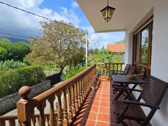 House or villa for sale in Celorio – Poó – Parres