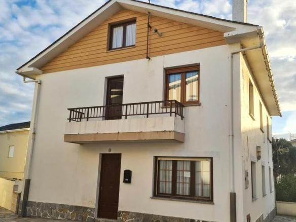 Ground floor apartment for sale on Calle San Sebastian, Tapia de Casariego