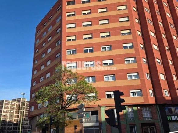 Penthouse for sale on Doctor Jiménez Díaz Street, El Carbayedo – El Quirinal