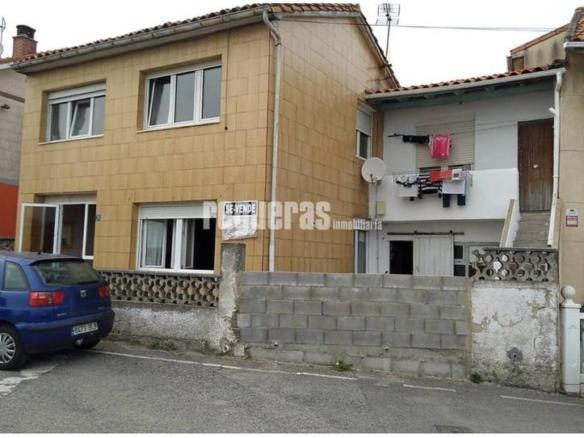 House or villa for sale in La Braña, Pillarno