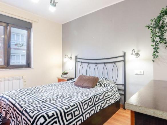 Apartment for sale on Calle de San José de Calasanz, 16, La Villa – Bazuelo