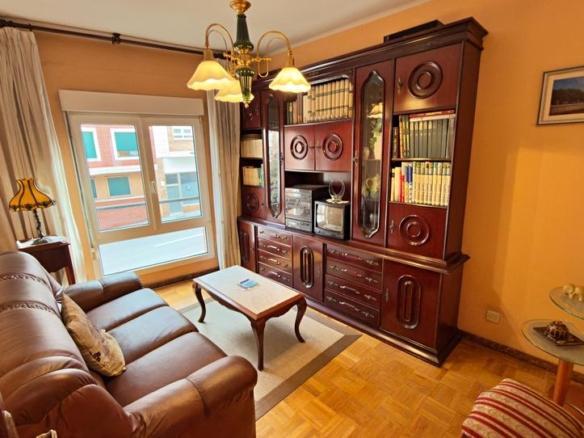 Apartment for sale on Calle Ramón y Cajal, Ceares