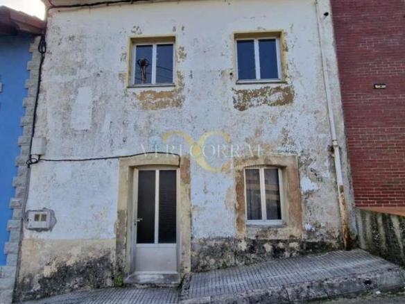 Townhouse for sale on Calle del Fuerte, Ribadesella