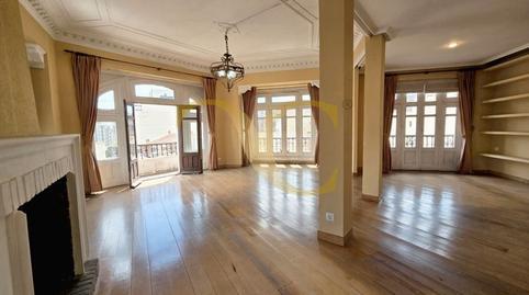 Apartment for sale on Calle Uría, Salesas – Foncalada – Campoamor