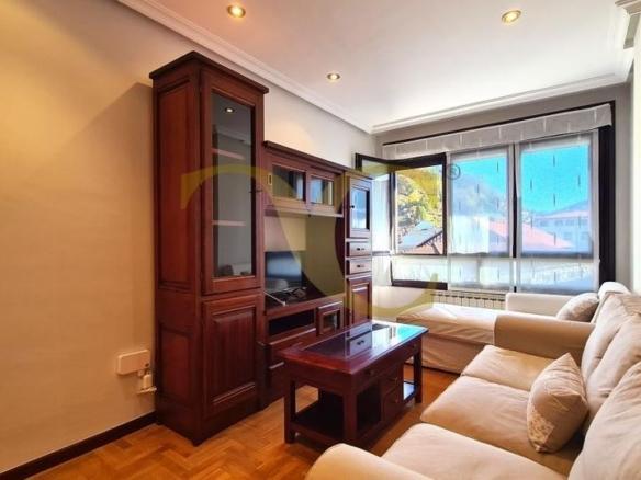 Apartment for sale on Calle Degaña, San Pedro – Siana