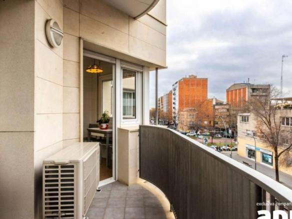 Apartment for sale on Paseo Comercio, Eixample