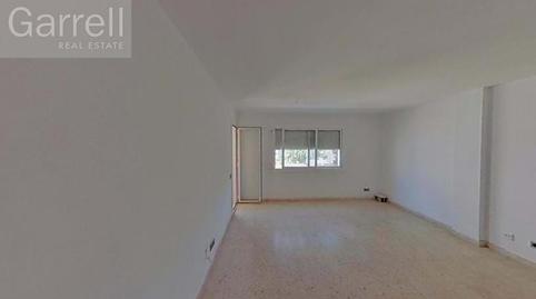 Apartment for sale on Carrer Tarragona 
is: Pl: Pt:
 Pineda de Mar (ba, Center