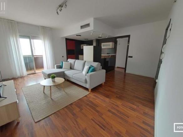 Apartment for sale on Carrer Brutau 
pl: Pt:
 La Llagosta (Barcelona), La Llagosta