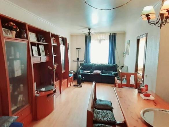Apartment for sale on Carrer Esglesia (a) Es: Pl: Pt:
 Pineda de Mar (b, Center