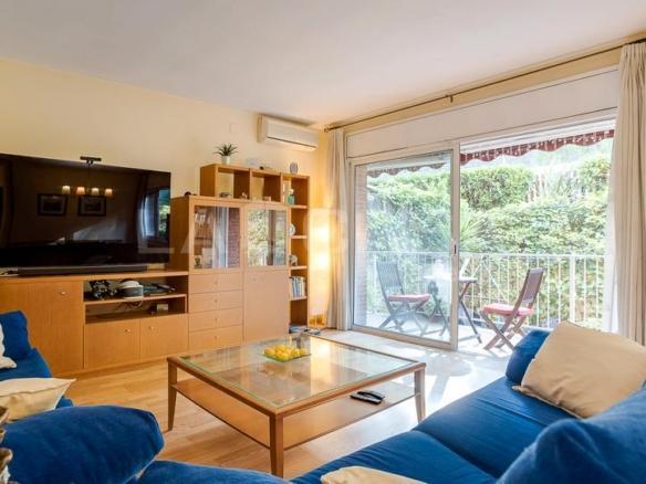 Apartment for sale on Carrer Josep Maria de Sagarra, Font Verda