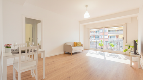 Apartment for sale on Calle Madrid, Sants-Badal