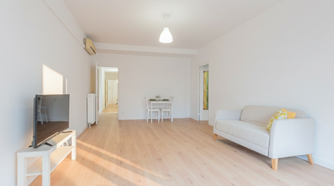 Apartment for sale on Calle Madrid, Sants-Badal