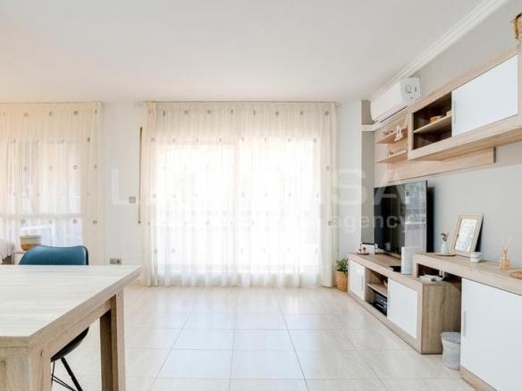Apartment for sale in Sant Adriá Nord
