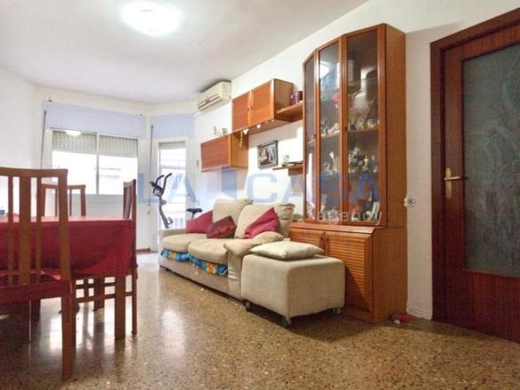 Apartment for sale in Castell – Poble Vell