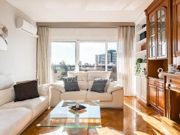 Apartment for sale in La Maternitat i Sant Ramon