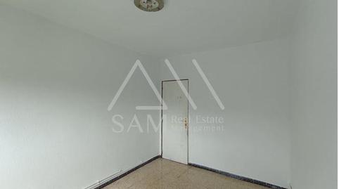 Ground floor apartment for sale in Ciutat Meridiana