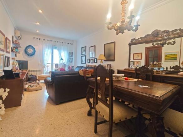 Apartment for sale on Avenida de la Constitución, Don Benito