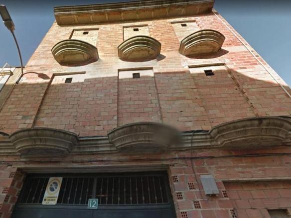 Building for sale on Arrabal Street, Don Benito