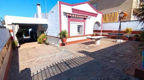 House or villa for sale in East
