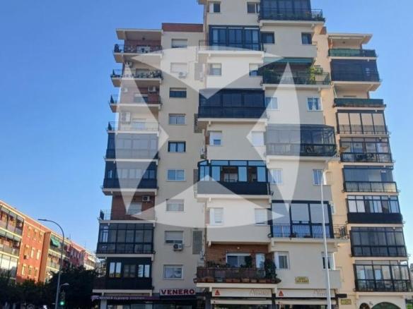 Apartment for sale on Avenida Santa Marina, Santa Marina