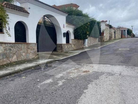 House or villa for sale on Calle Ordesa, Las Vaguadas