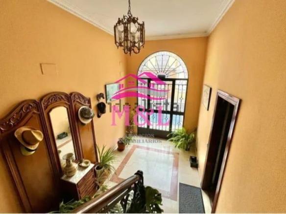 House or villa for sale in the city center