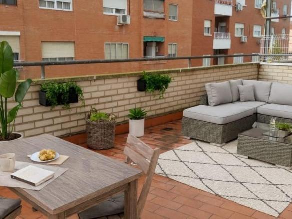 Apartment for sale on Calle Alconchel, Valdepasillas – La Paz – Huerta Rosales