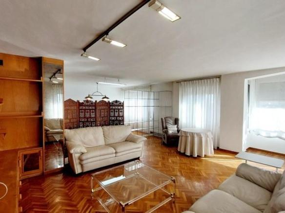Apartment for sale on Avenida Sinforiano Madroñero, Valdepasillas – La Paz – Huerta Rosales