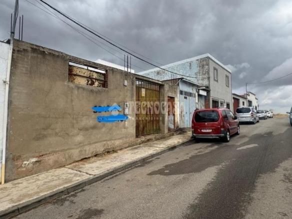 Residential property for sale on Carretera de Sevilla – Los Montitos