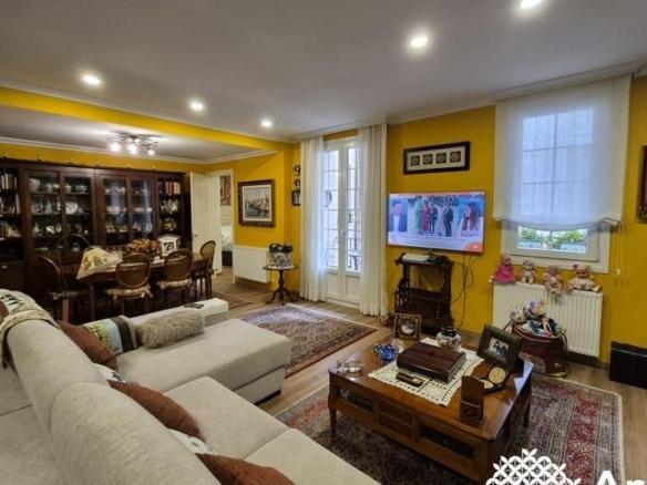 Apartment for sale on Bidebarrieta Kalea Street, Old Town