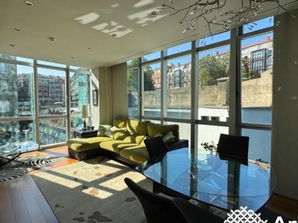 Apartment for sale in Uribitarte Pasealekua, Albia