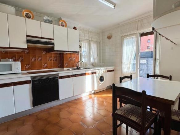 Apartment for sale on Avenida Amaia, Artatza – Pinueta – Pinosolo