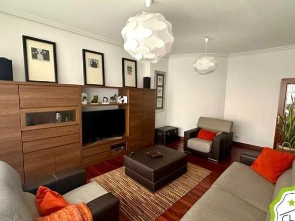 Apartment for sale in the city center – Hirigunea