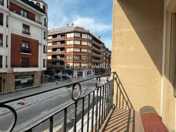 Apartment for sale in Las Arenas