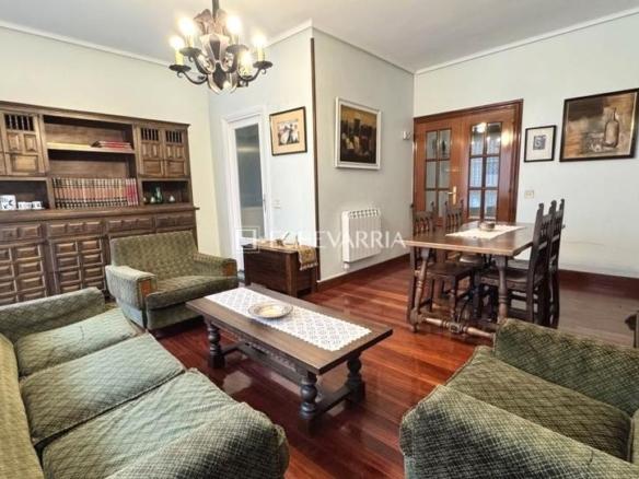 Apartment for sale in Las Arenas