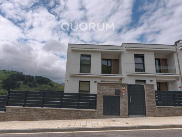 Townhouse for sale in Zierbena