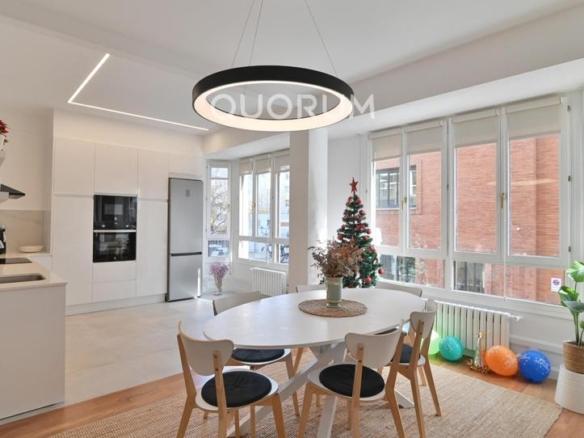 Apartment for sale on Calle Euskalduna, Zabalburu
