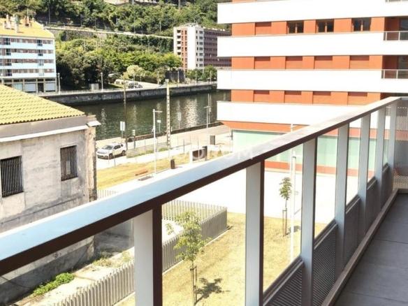 Apartment for sale in San Pedro de Deusto – La Ribera