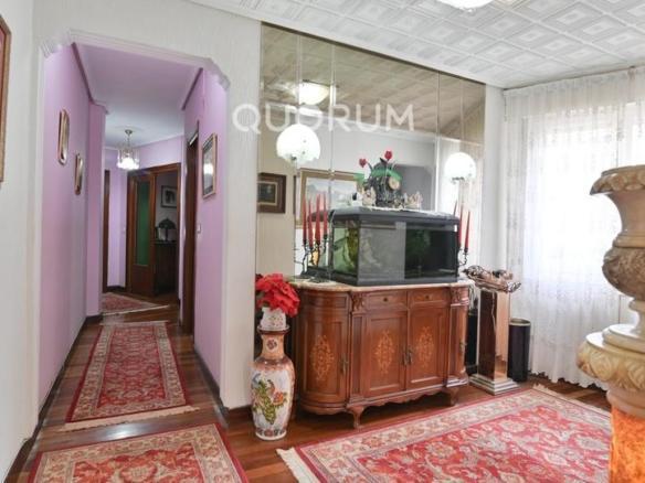 Apartment for sale in Calle Kalamua Kalea, Santutxu – Basarrate